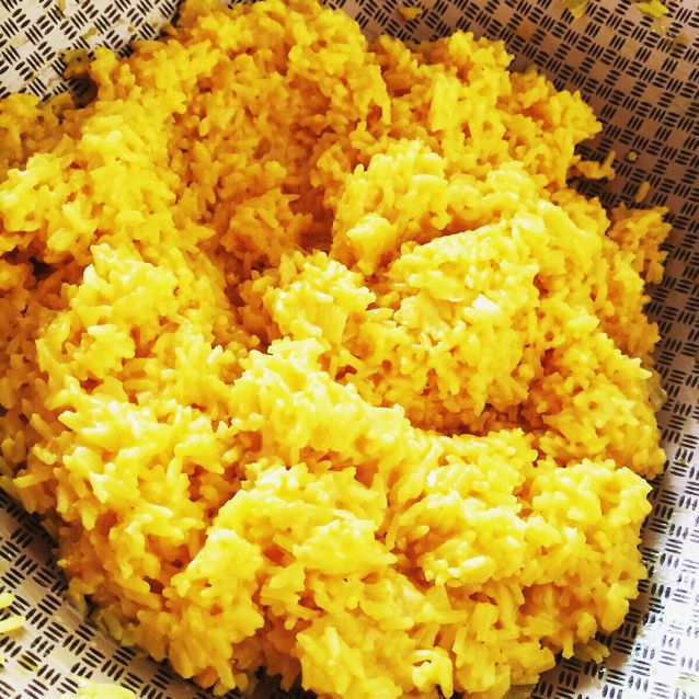 Arroz açafrão com parmesão