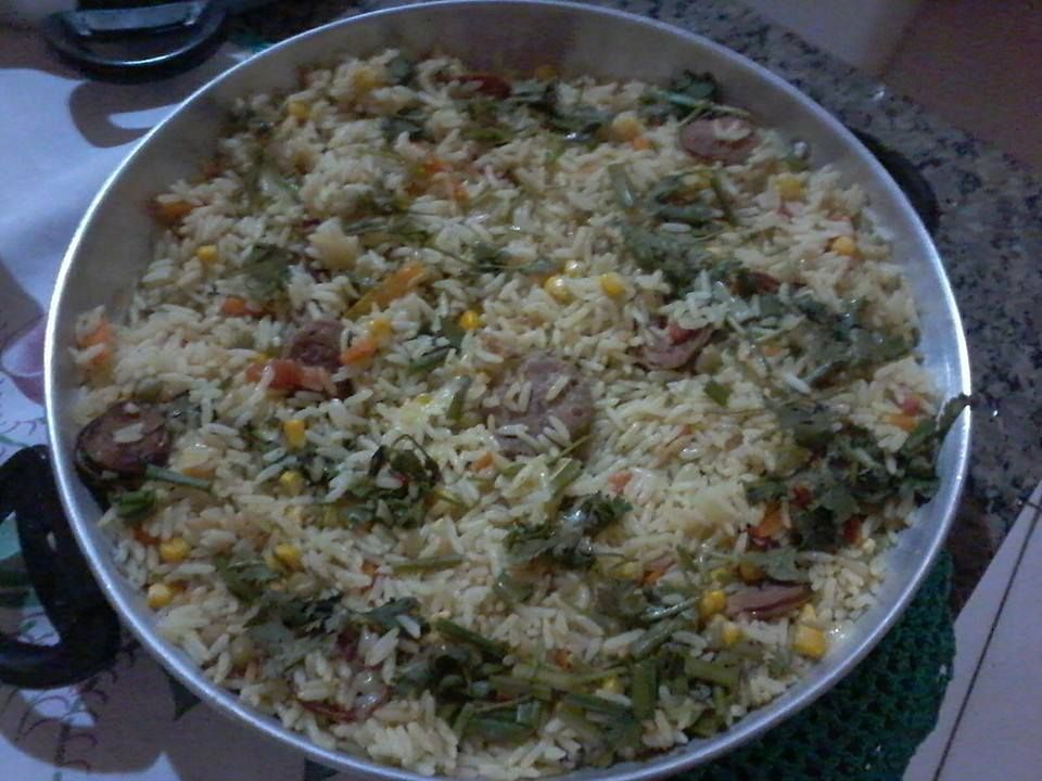 Arroz com calabresa, bacon e carne de sol