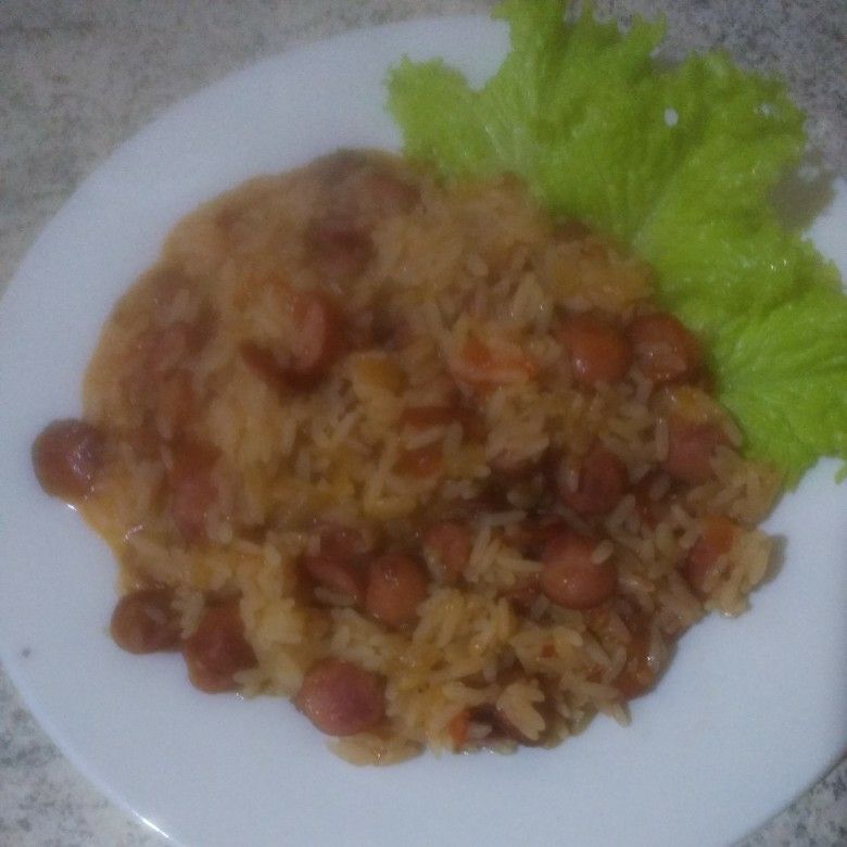 Arroz com linguiça fininha