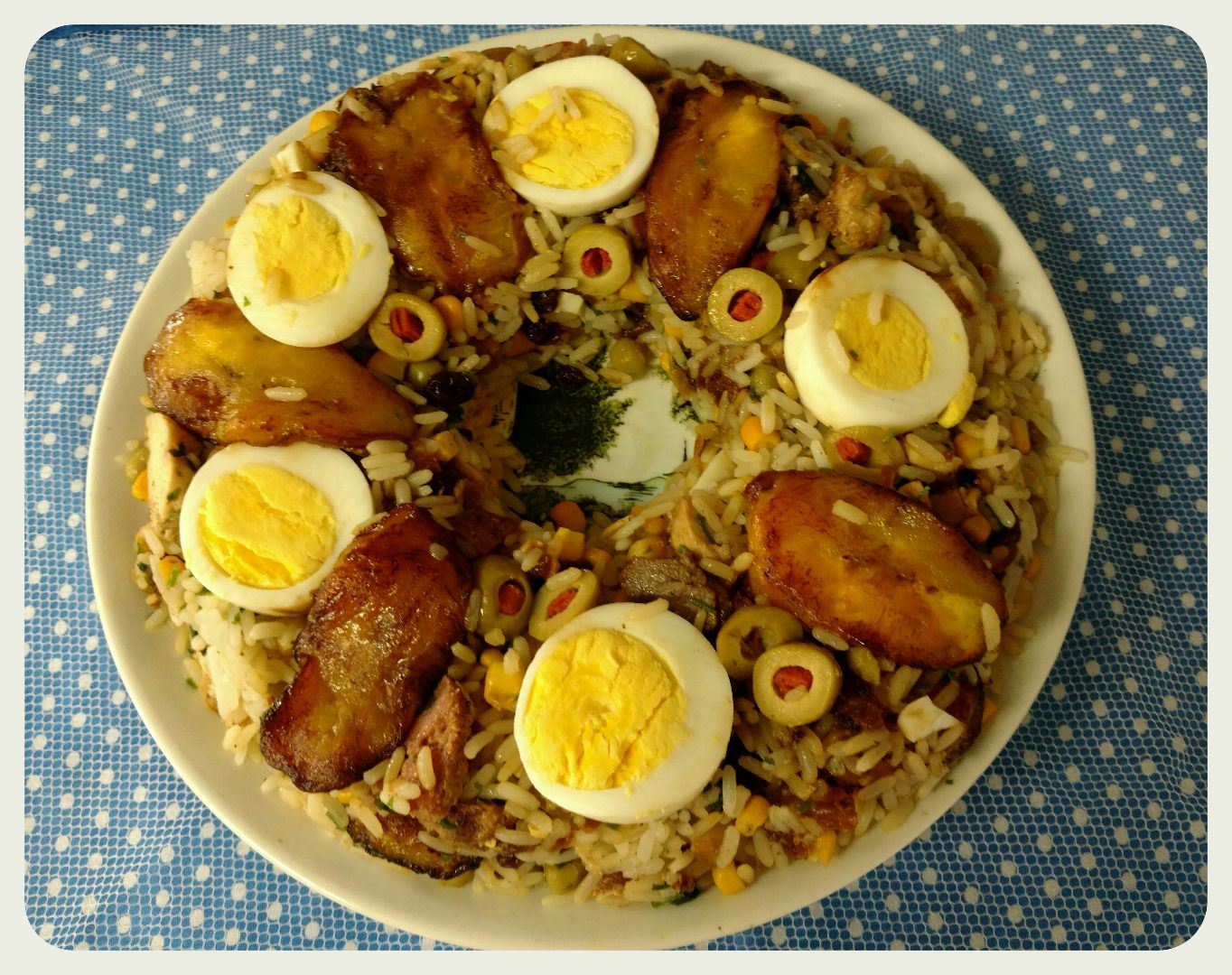 Arroz de forno com sobras de carnes de churrasco