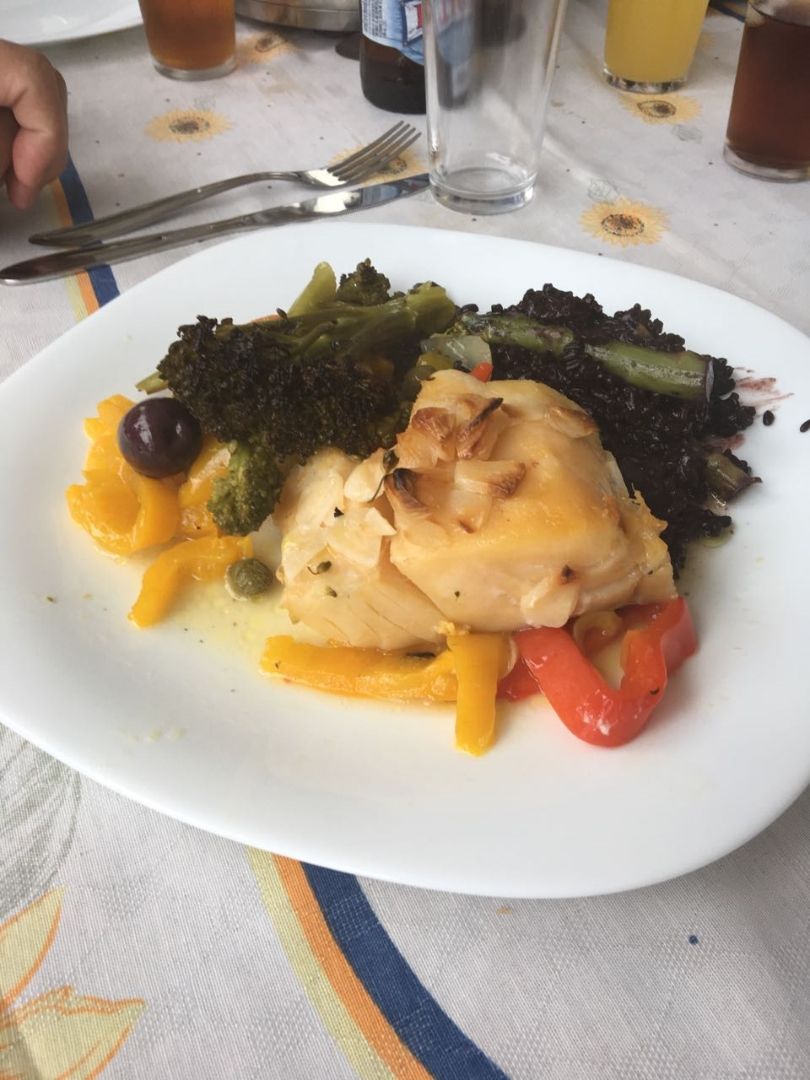 Bacalhau de forno ao alho e brócolis