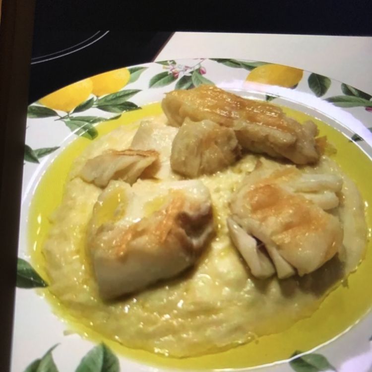 Bacalhau grelhado com purê 4 queijos