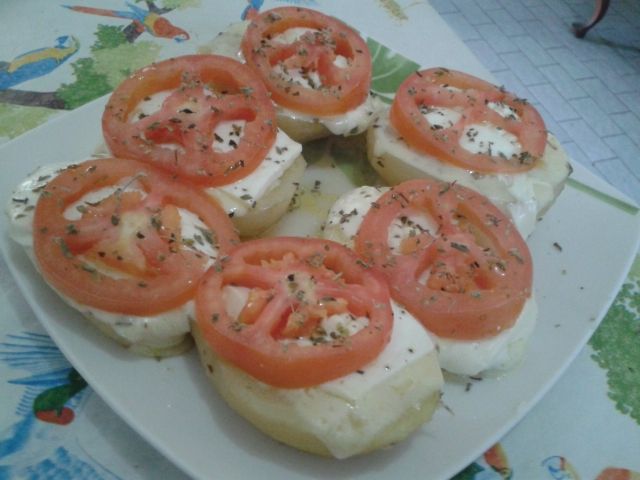 Batata com queijo e especiarias