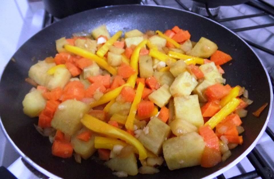 Batata doce salteada com legumes