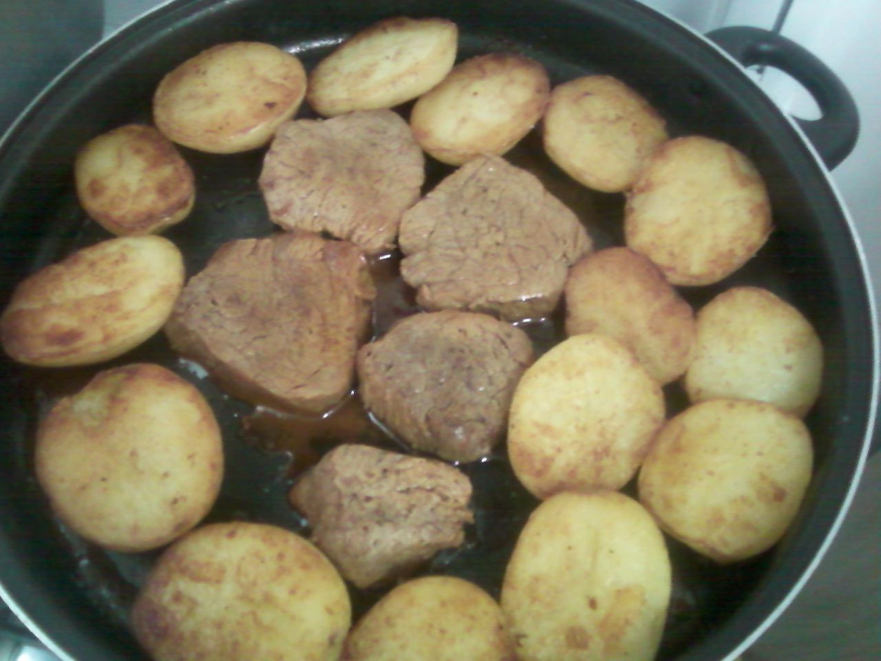 Batata dourada com baby beef