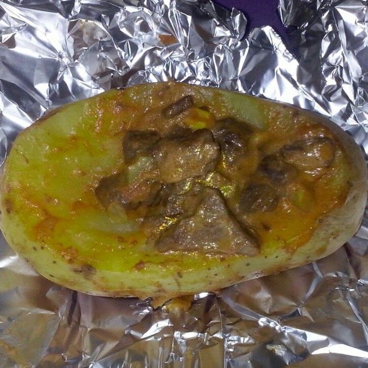 Batata recheada de frango ao molho (Roasted Potato)