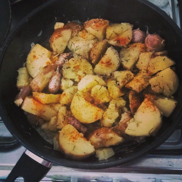 Batata sauteé ao molho de iogurte