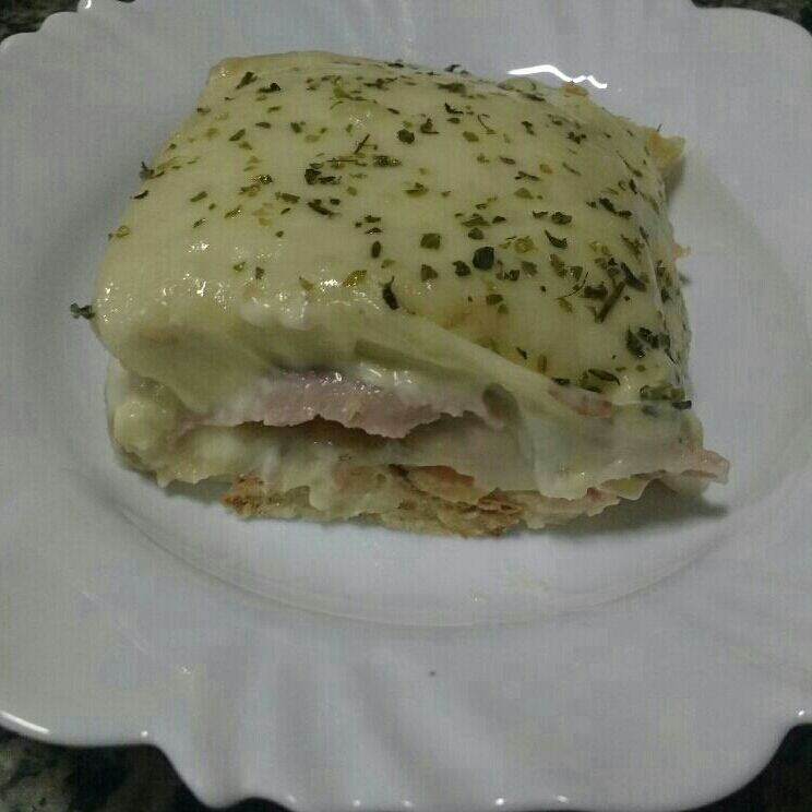 Bauru de forno com hambúrguer