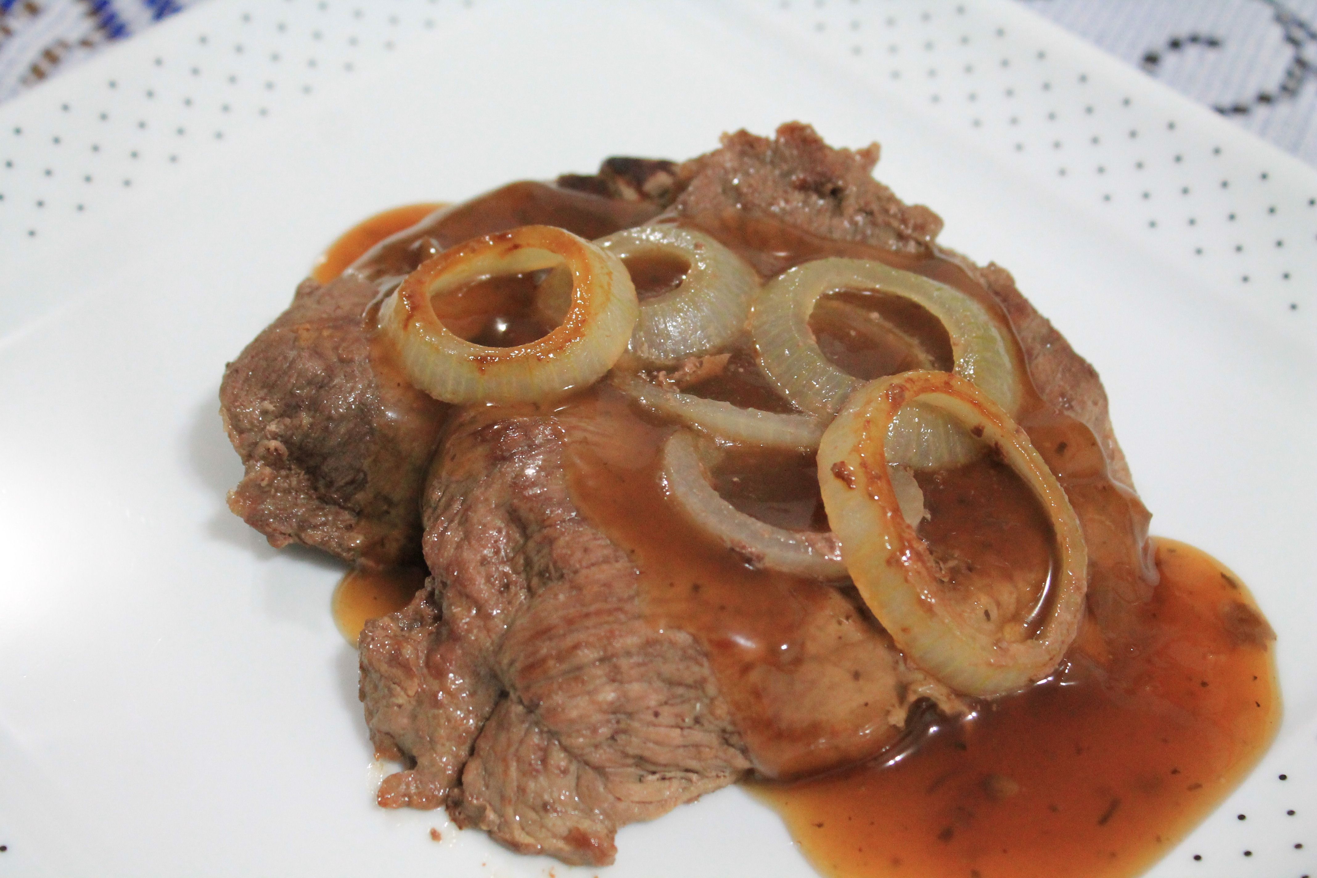 Bife ao falso molho madeira