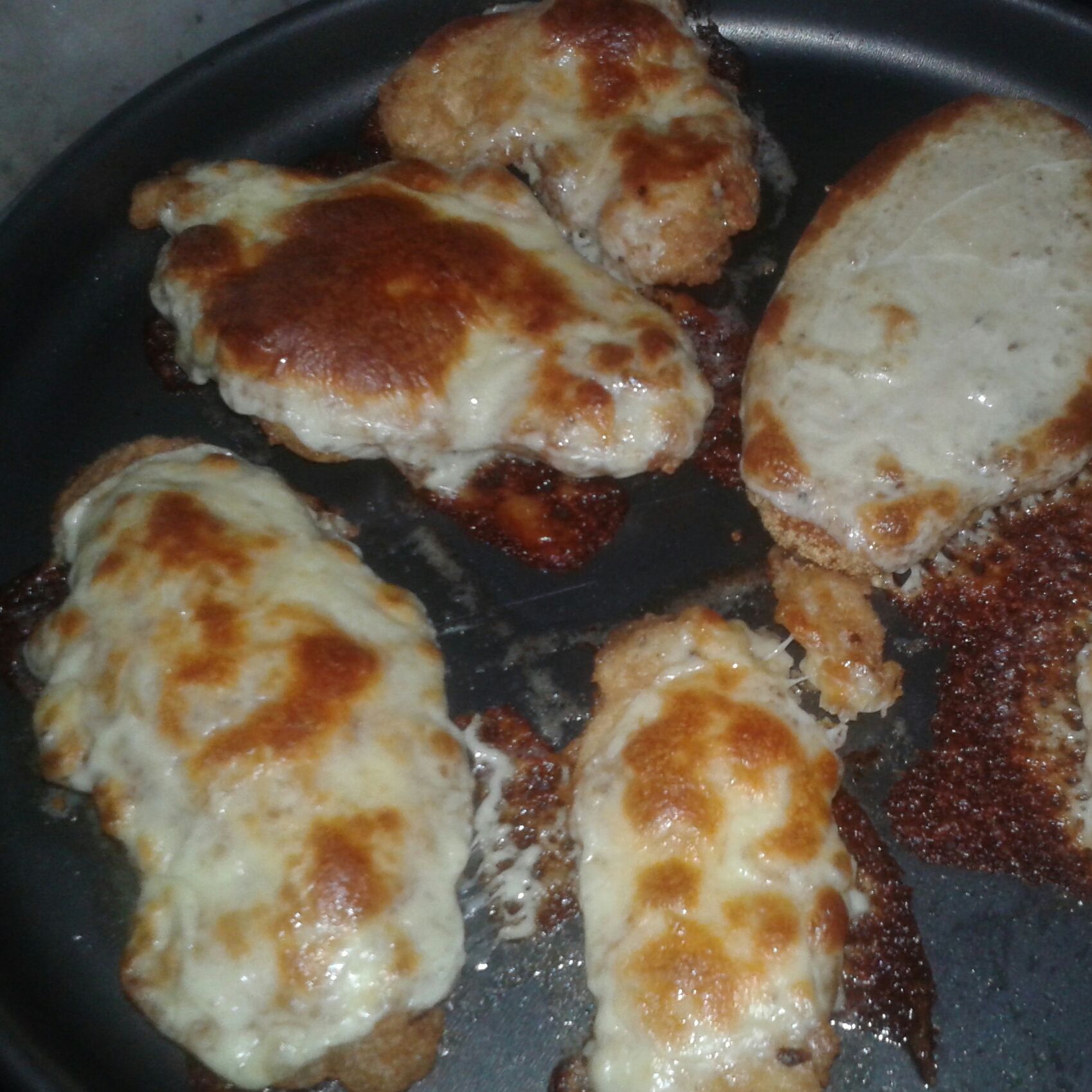 Bife de frango à milanesa com queijo quente