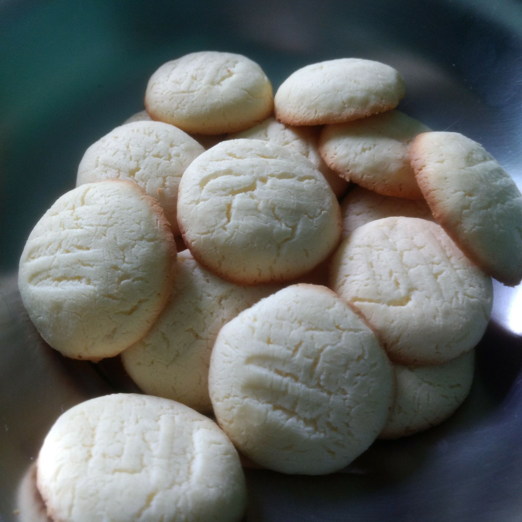 Biscoito de amido de milho e leite condensado fácil