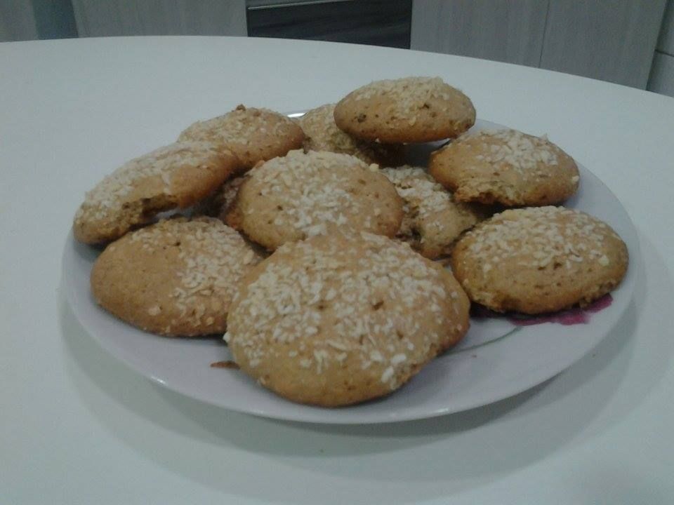 Biscoito de coco integral com açúcar mascavo e óleo de canola