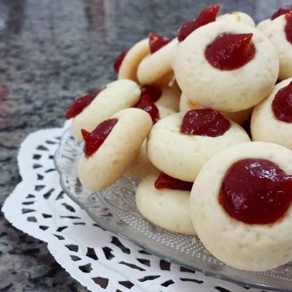 Biscoito de goma com goiabada delicioso