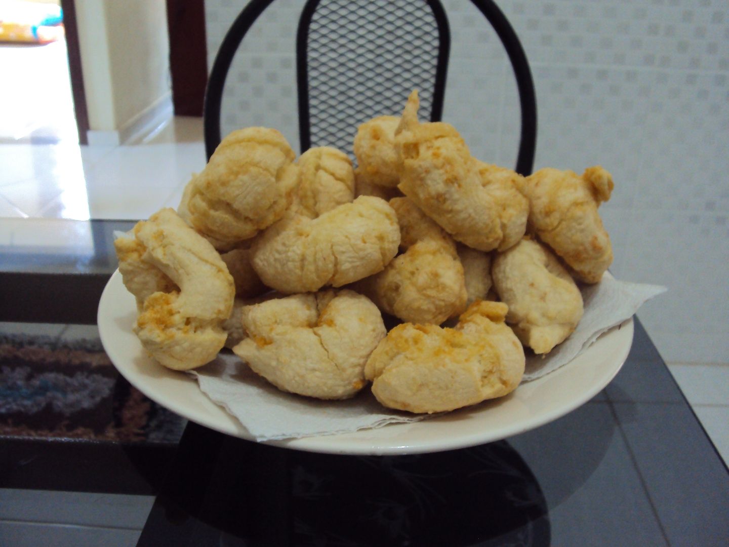 Biscoito de polvilho frito com queijo (não estoura ao fritar)