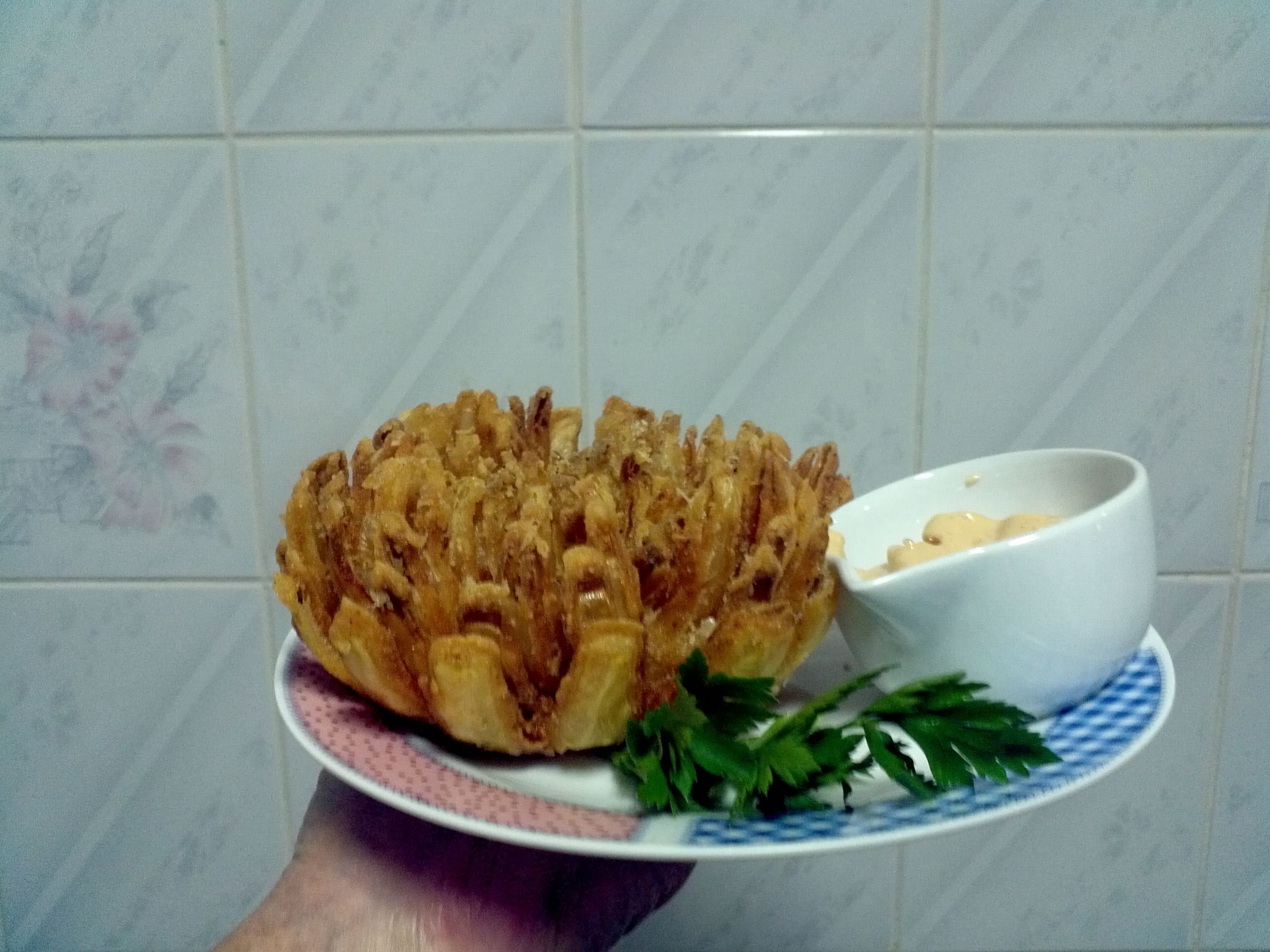 Blooming onion (cebola tipo outback)