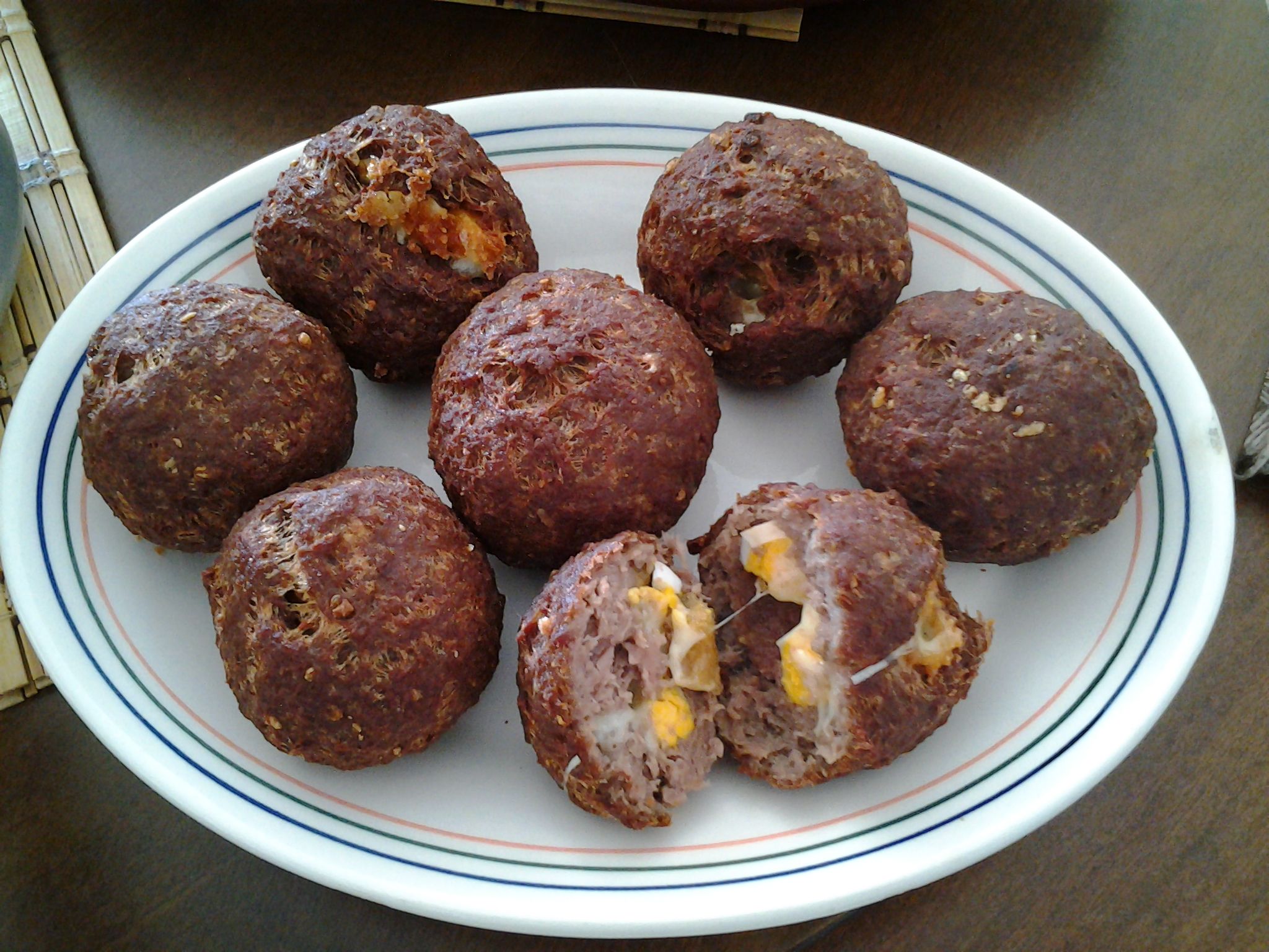 Bolesmo (bolinho de carne com recheio de boteco)