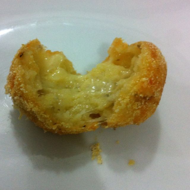 Bolinhas de queijo fritas