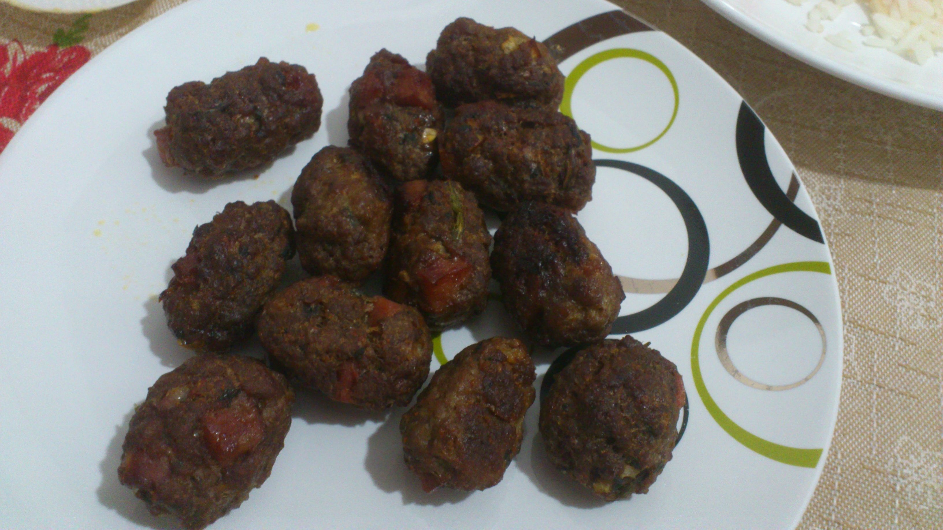 Bolinho assado de carne com calabresa