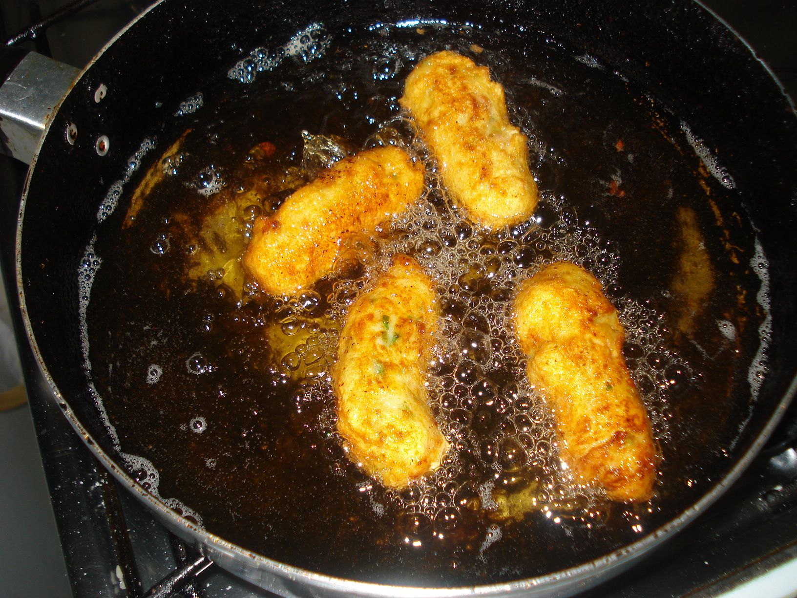 Bolinho de batatas com linguiça