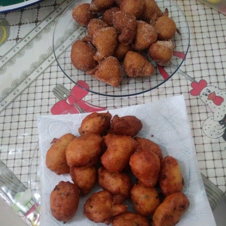 Bolinho de chuva doce e salgado