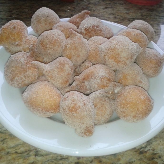 Bolinho de chuva sequinho e delicioso