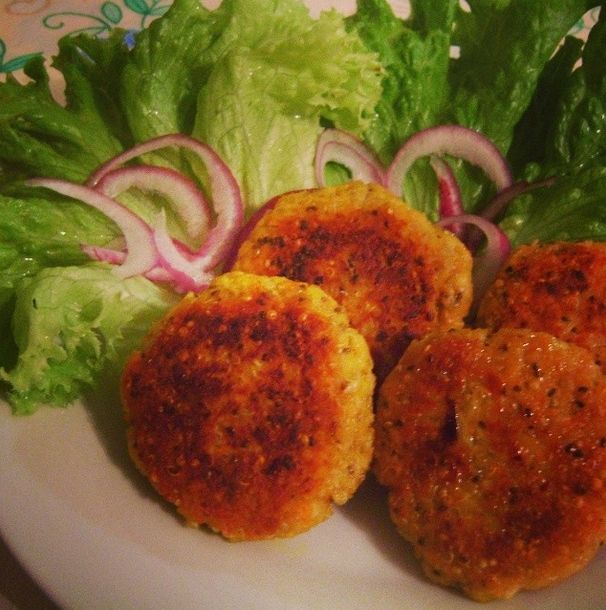 Bolinho de frango e quinoa