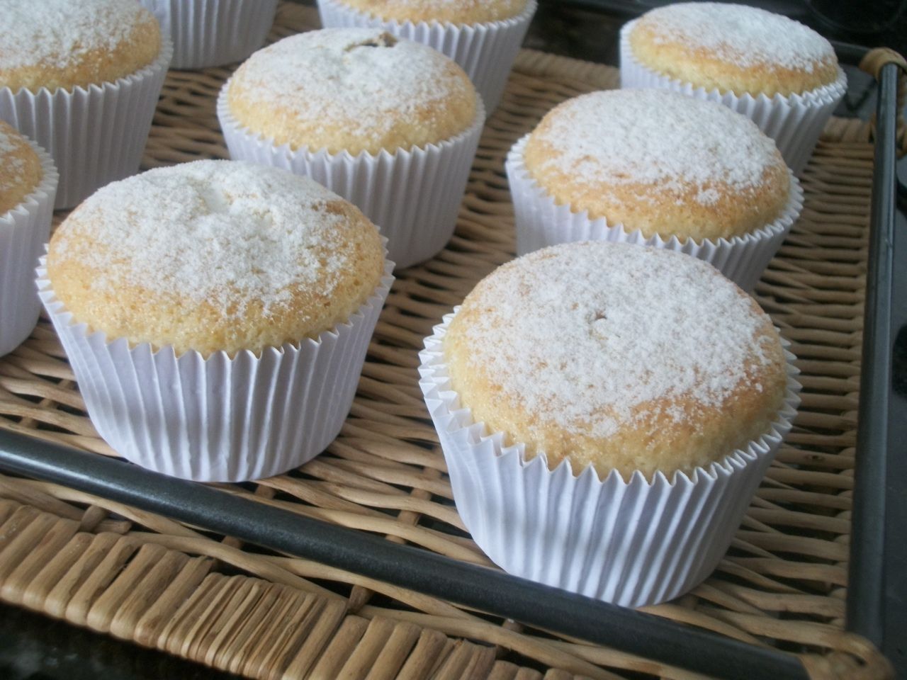 Bolinho de iogurte com banana e passas