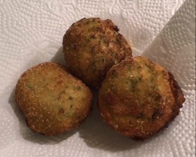 Bolinho de legumes com queijo branco