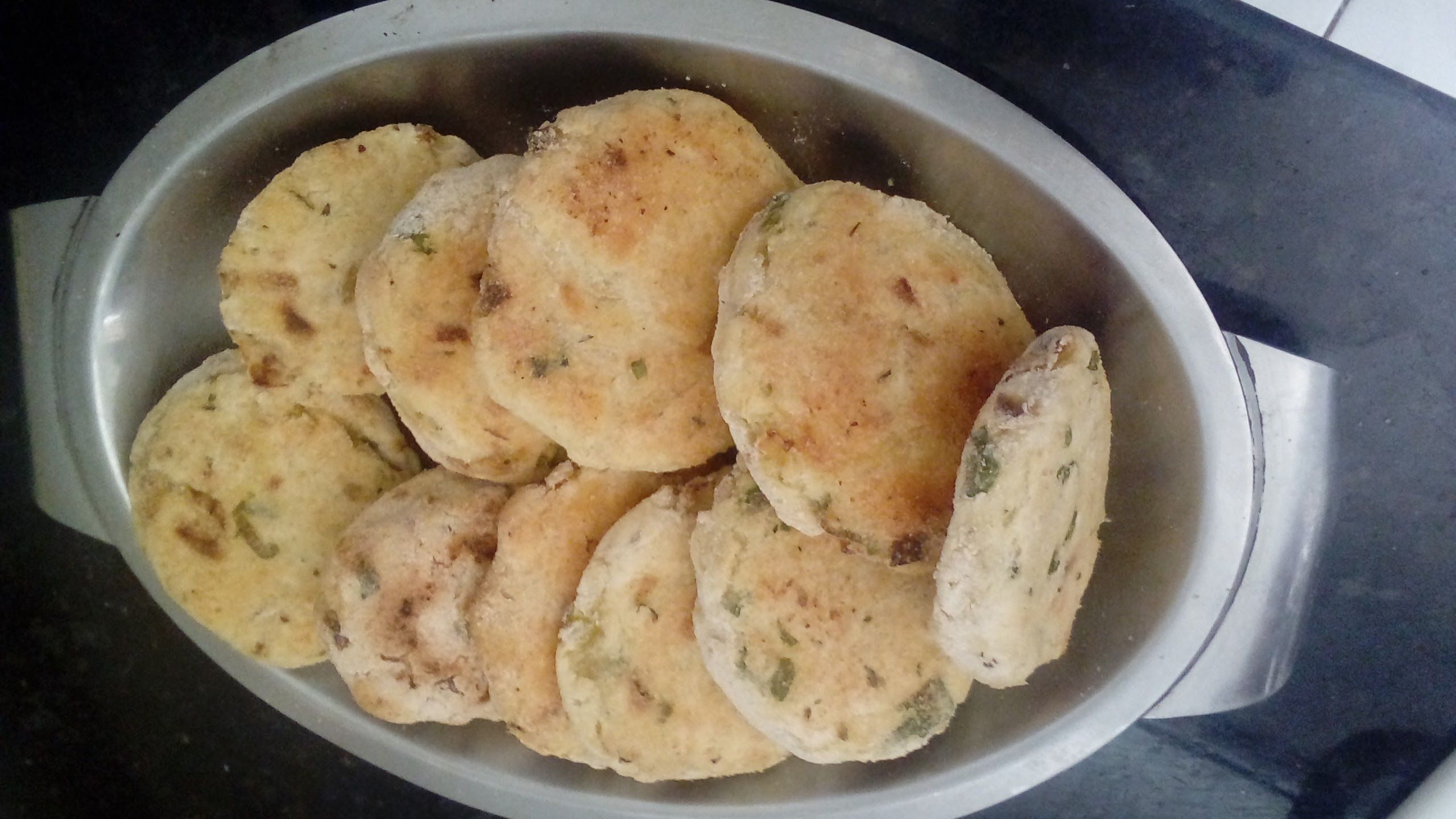 Bolinho de mandioca assado