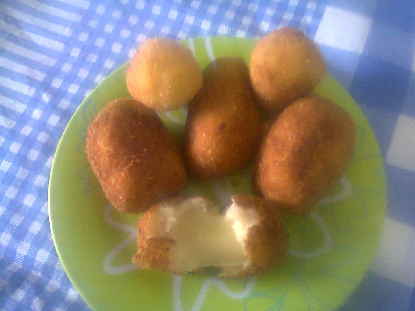 Bolinho de queijo com massa de batata