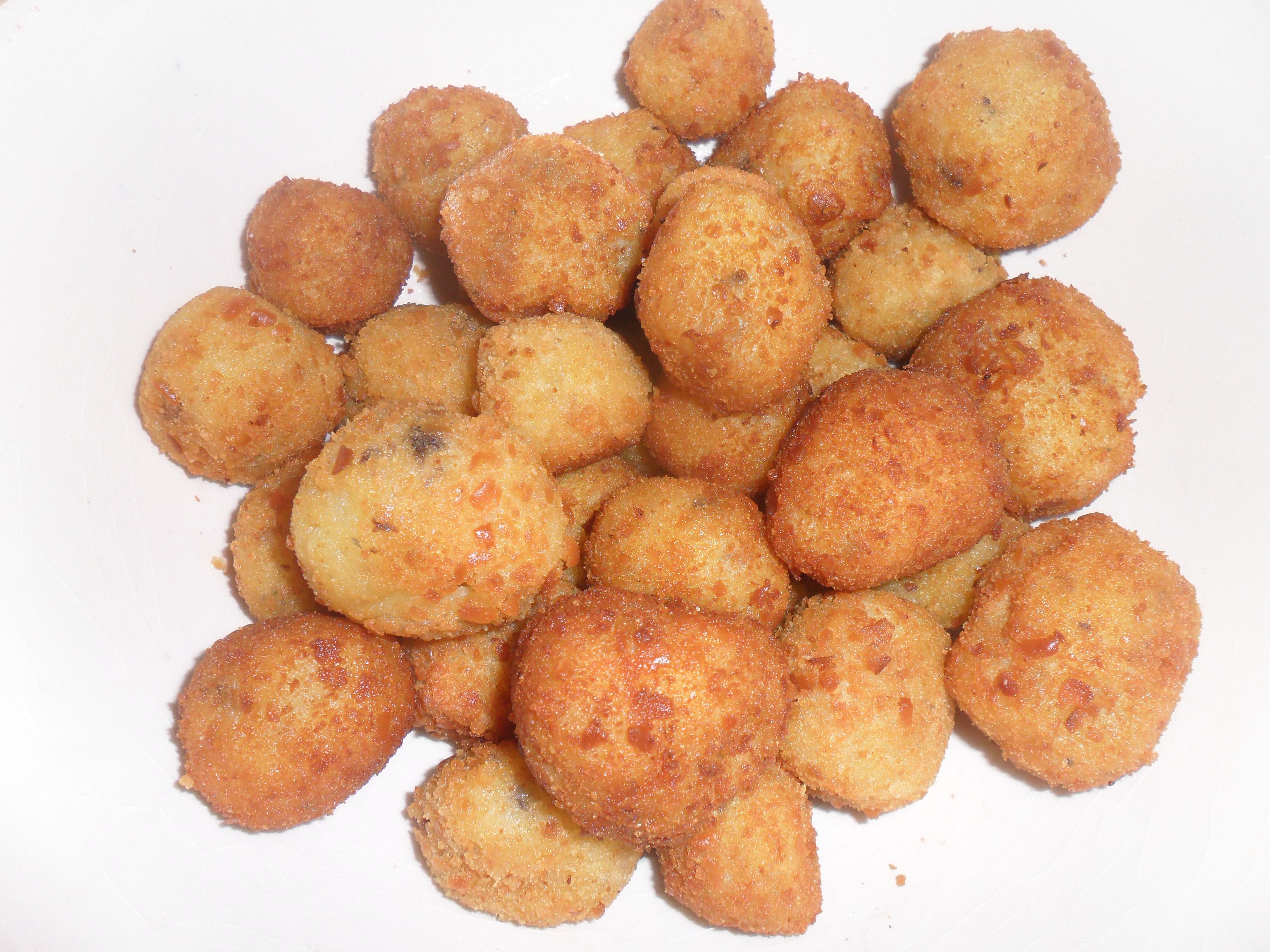 Bolinhos de batata com sardinhas