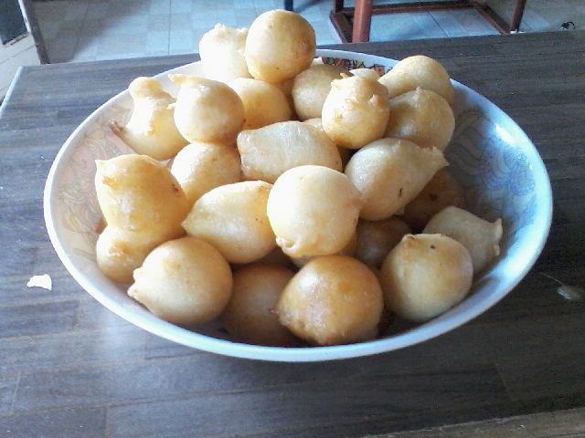 bolinhos de queijo de trigo com fecula sem leite e sem ovo