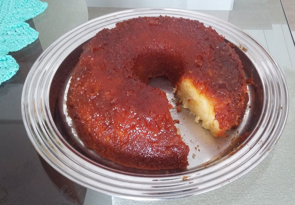 Bolo de aipim caramelizado