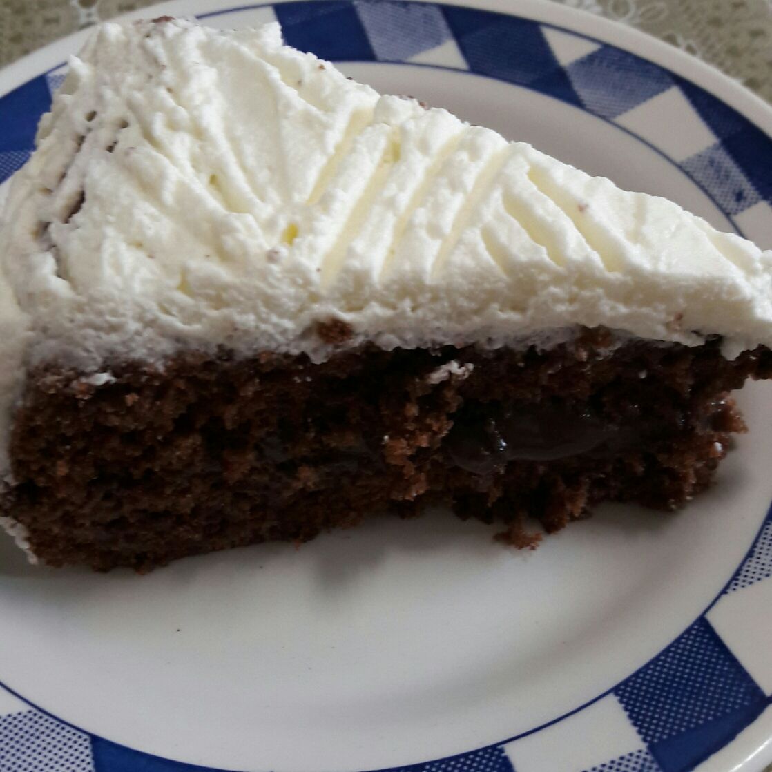 Bolo de amendoim com chantilly