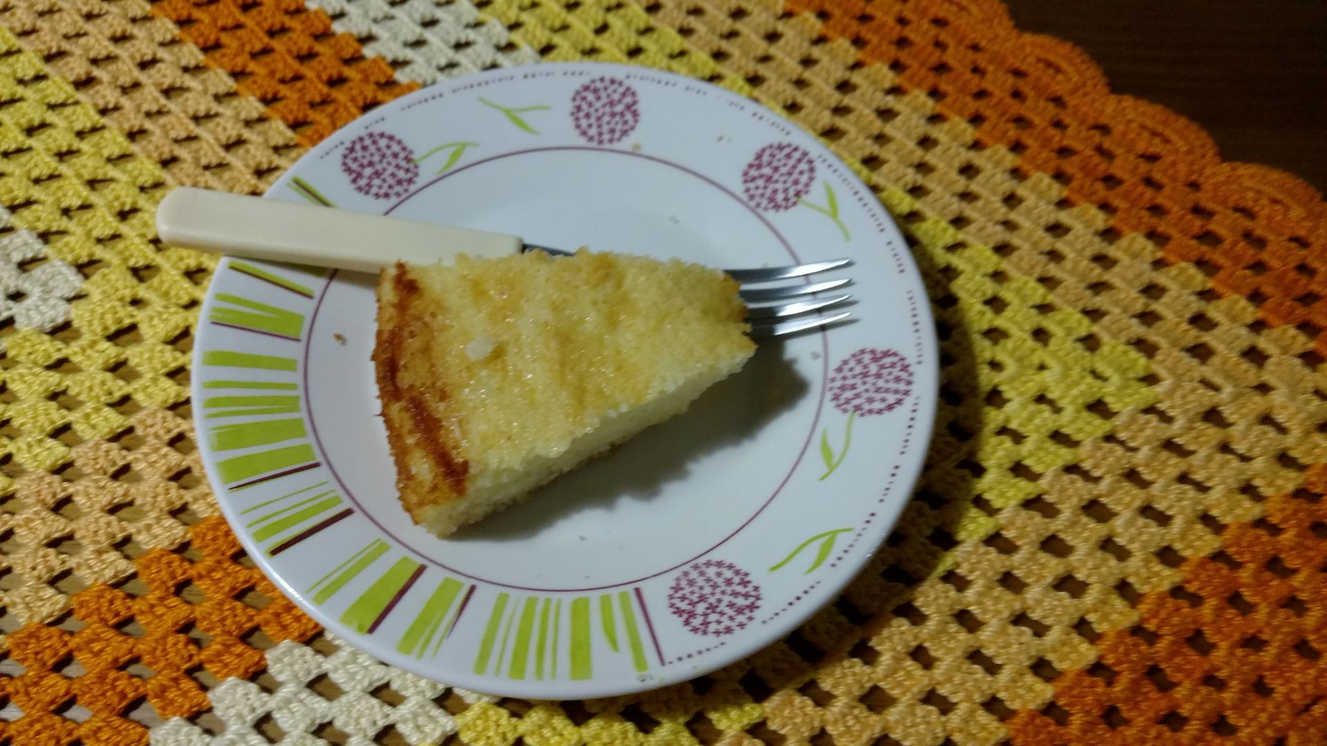 Bolo de arroz com coco e queijo parmesão