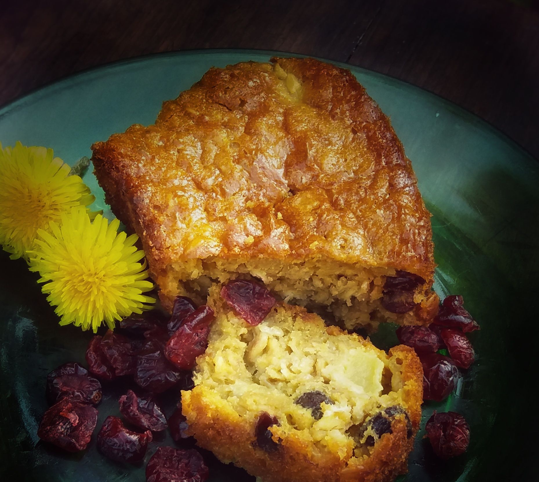 Bolo de aveia, maçã e cranberry