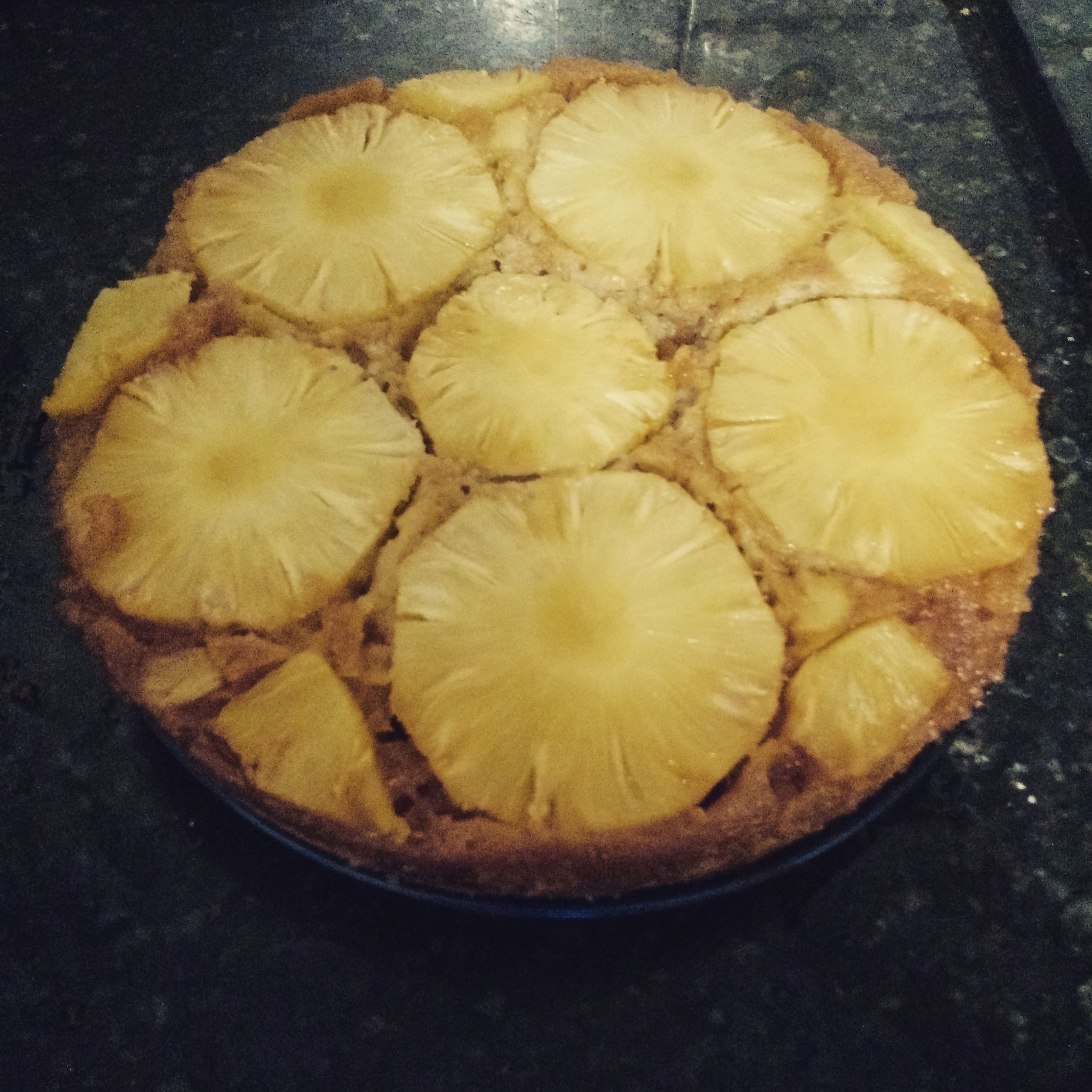 Bolo de banana com abacaxi