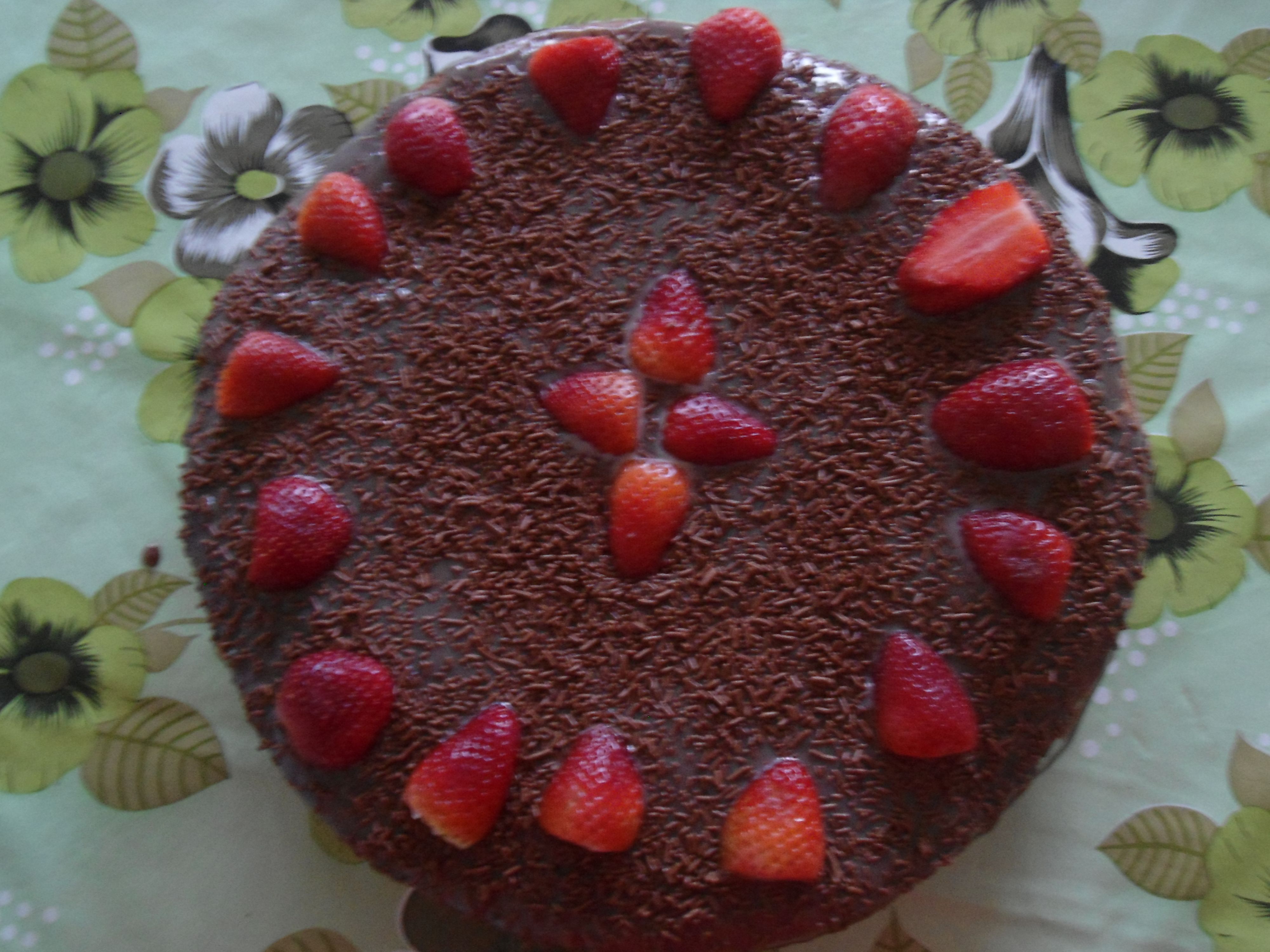 Bolo de brigadeiro com Morango