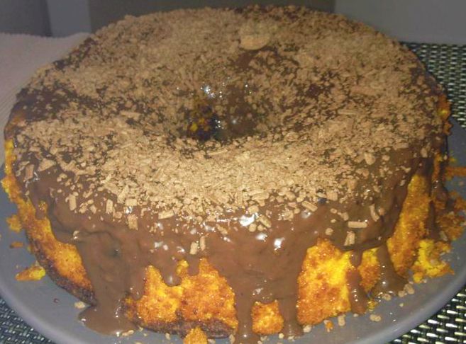 Bolo de cenoura com aveia e coco