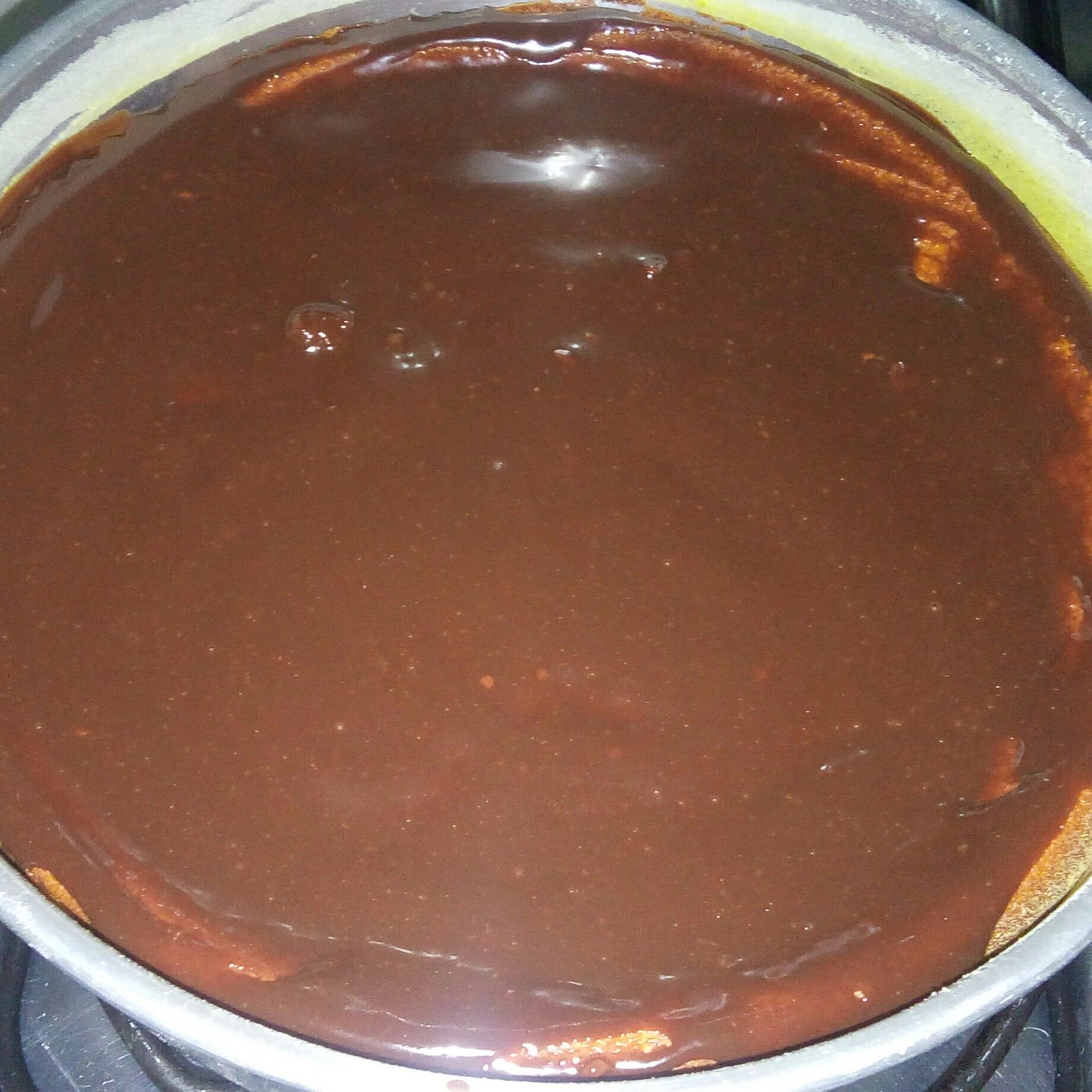 Bolo de cenoura com calda de nutella