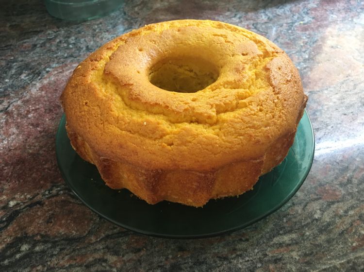 Bolo de cenoura com farinha de arroz