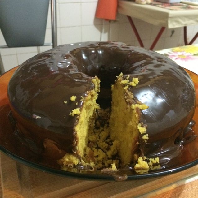 Bolo de cenoura com laranja e farinha integral