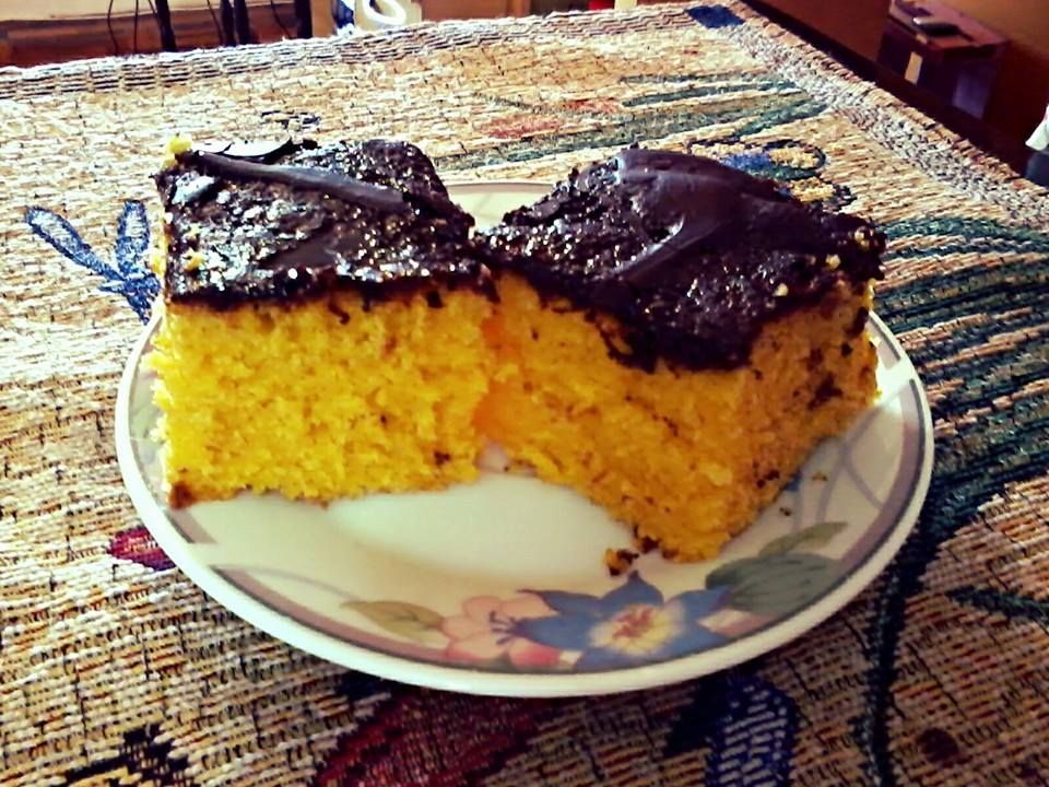 Bolo de cenoura e laranja