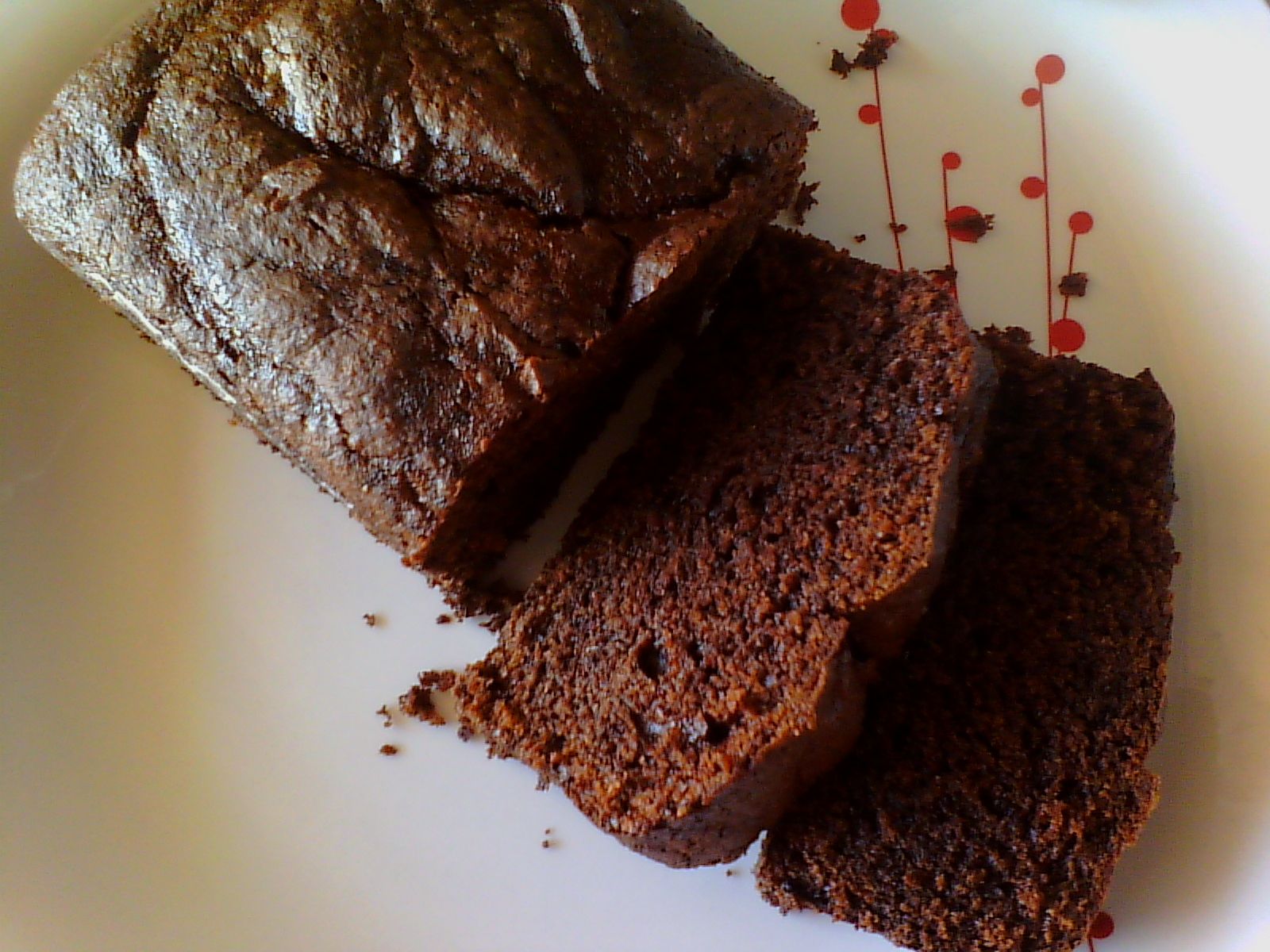 Bolo de chocolate com banana e coco