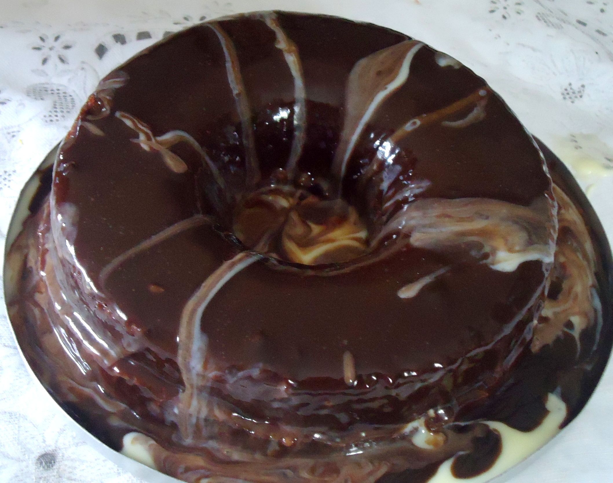 Bolo de chocolate com recheio de Leite Ninho