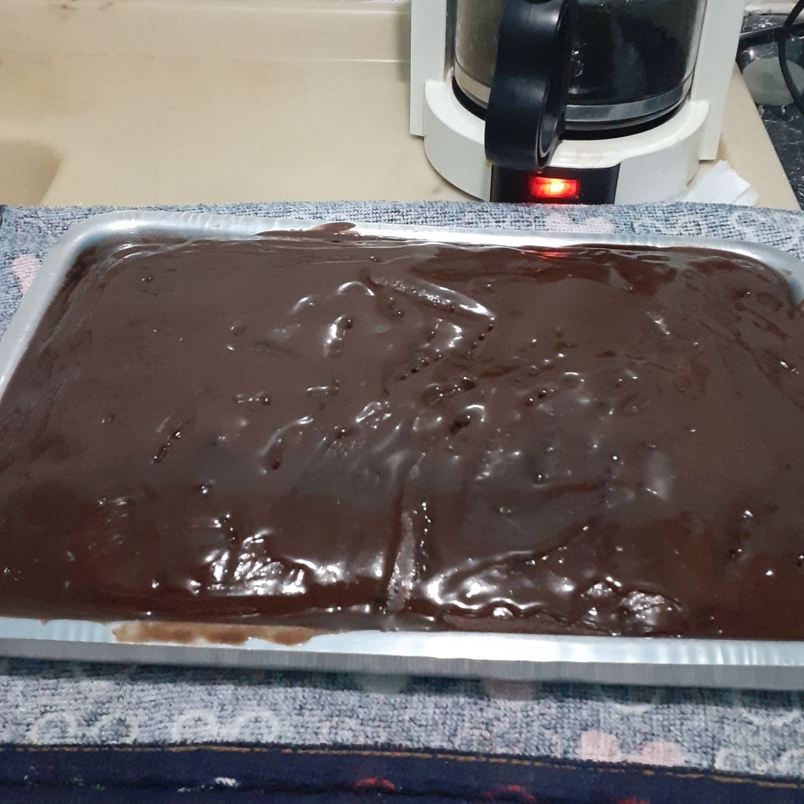 Bolo de chocolate sem leite e sem ovo