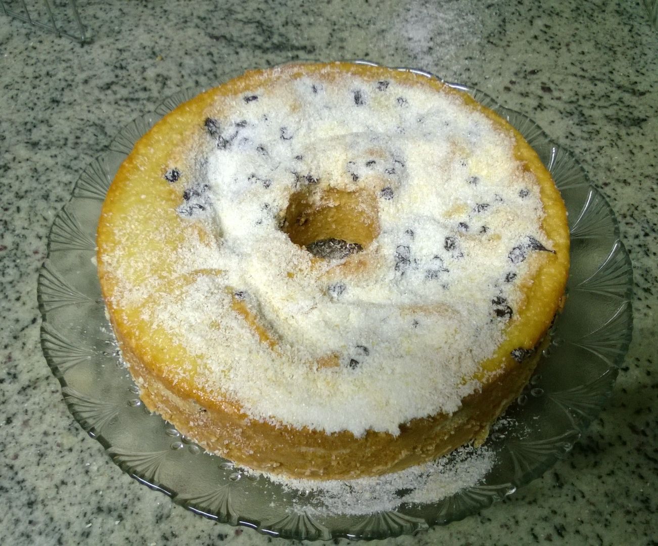 Bolo de coco com passas (Lúcio Cezar)