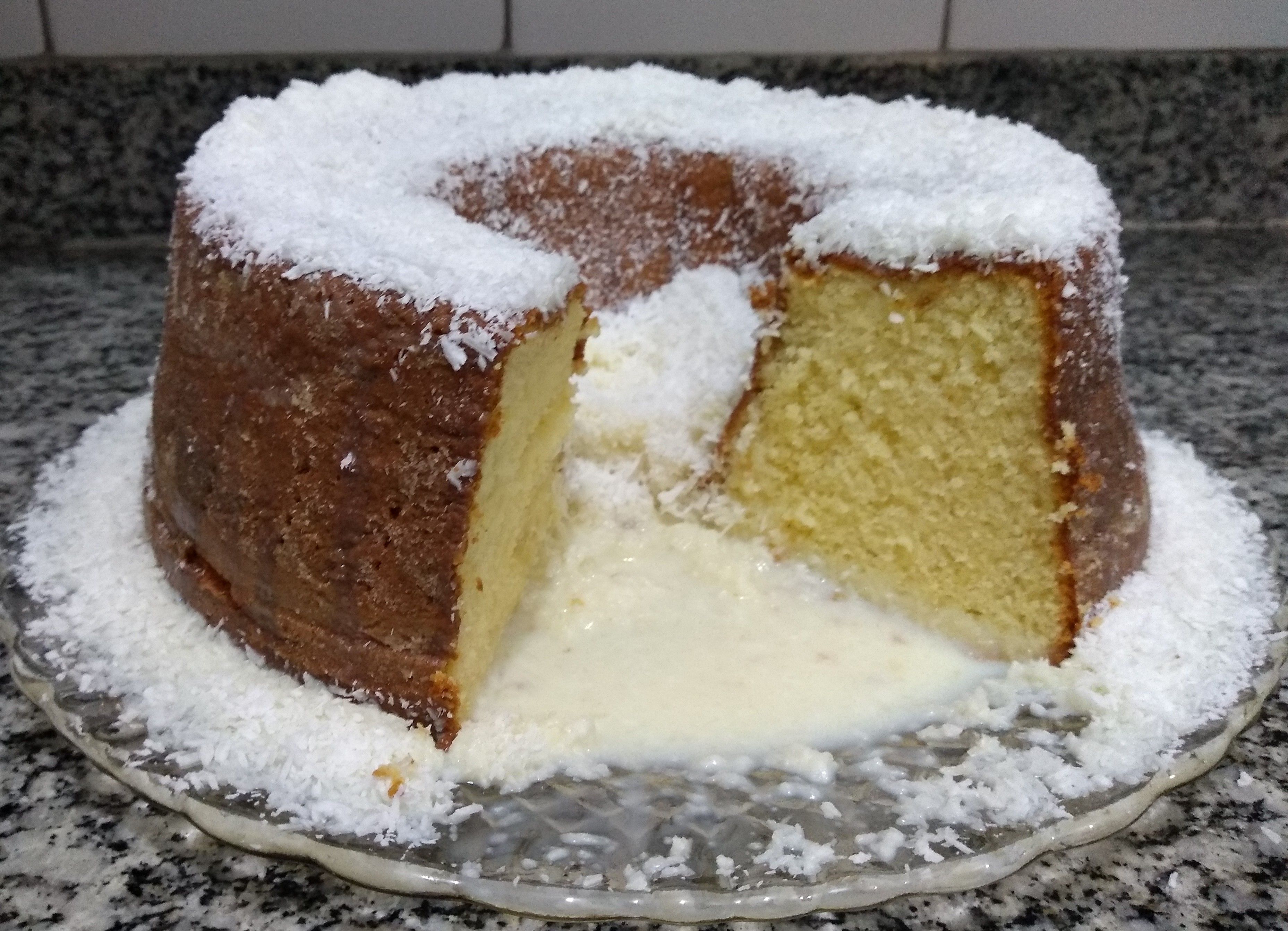 Bolo de coco úmido