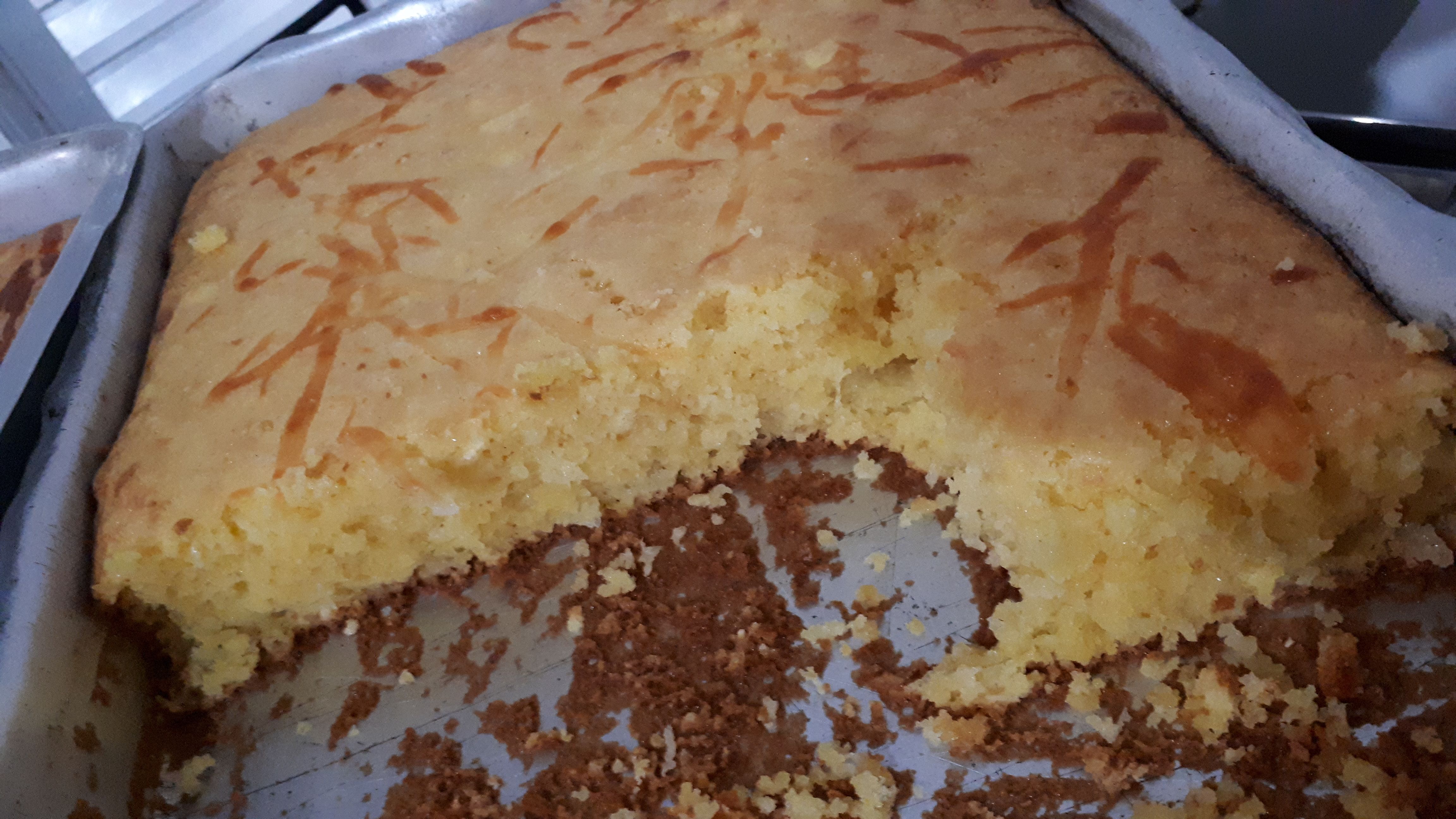 Bolo de farinha de milho com queijo