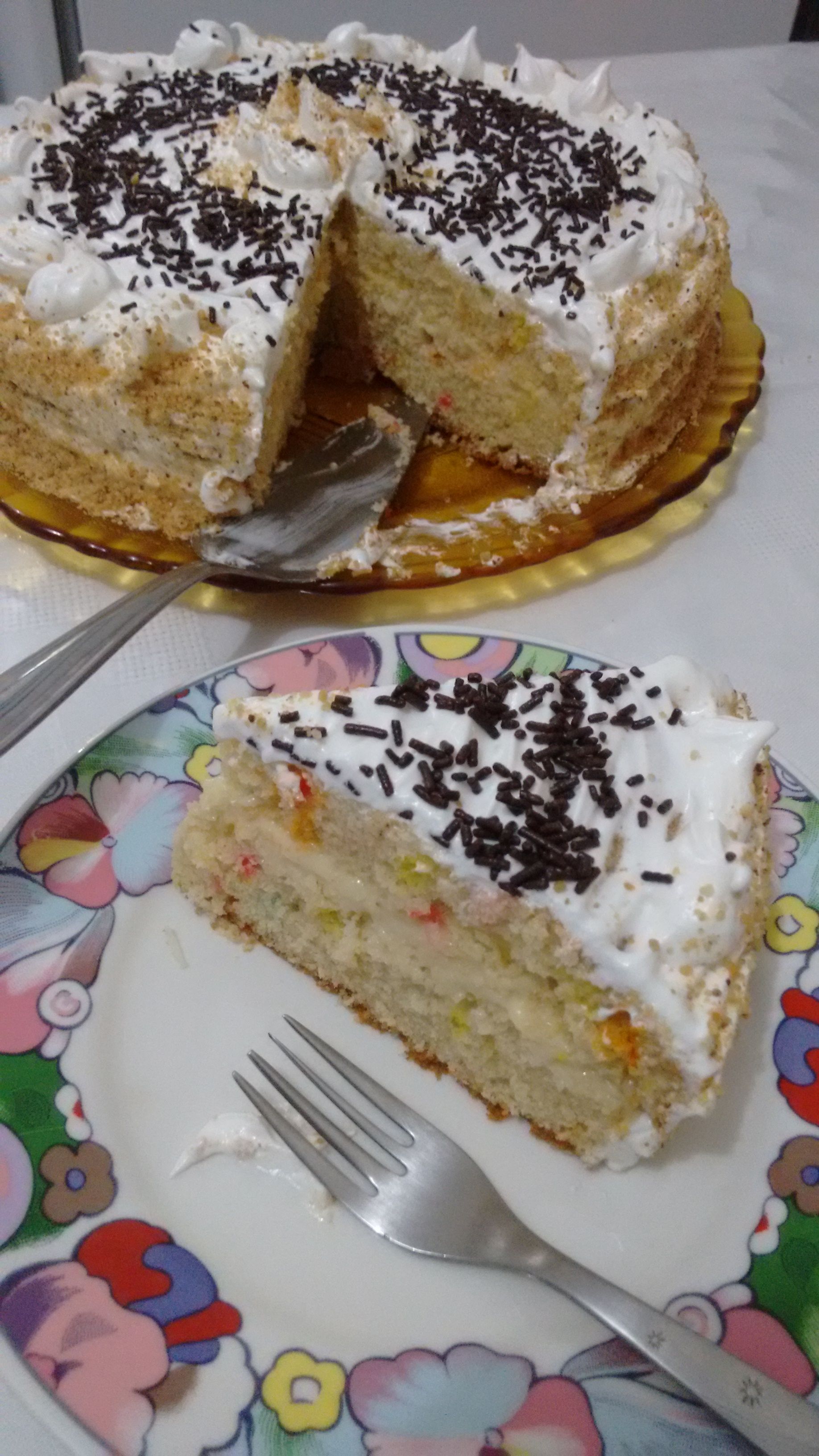 Bolo de festa com recheio